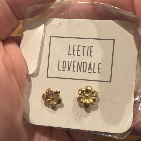 leetie Lovendale Jewelry - Gold Flower Earrings